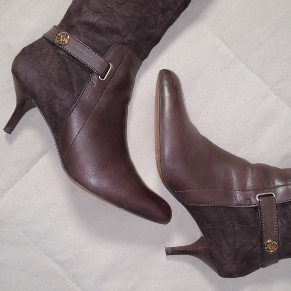 Coach Fara Knee High Pointed Toe Boot - Picture 4 of 8